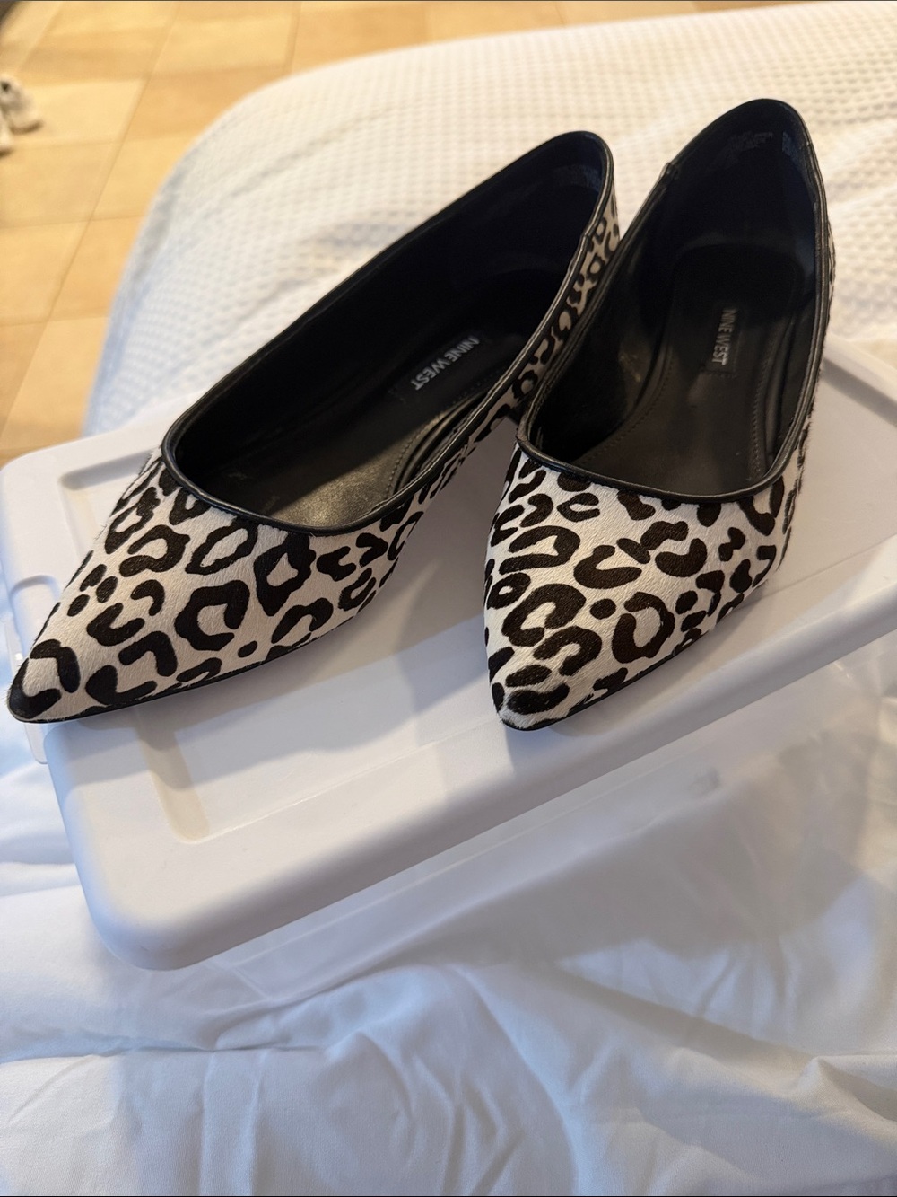 Nine West Leopard Flats excellent condition size 7